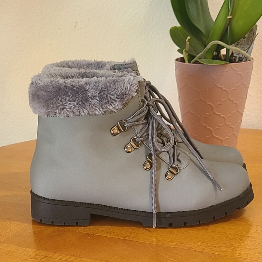 Worn Once- COMFORTVIEW - Gray Lace-up Booties- Faux Fur Cuff, Lined - Size 7.5